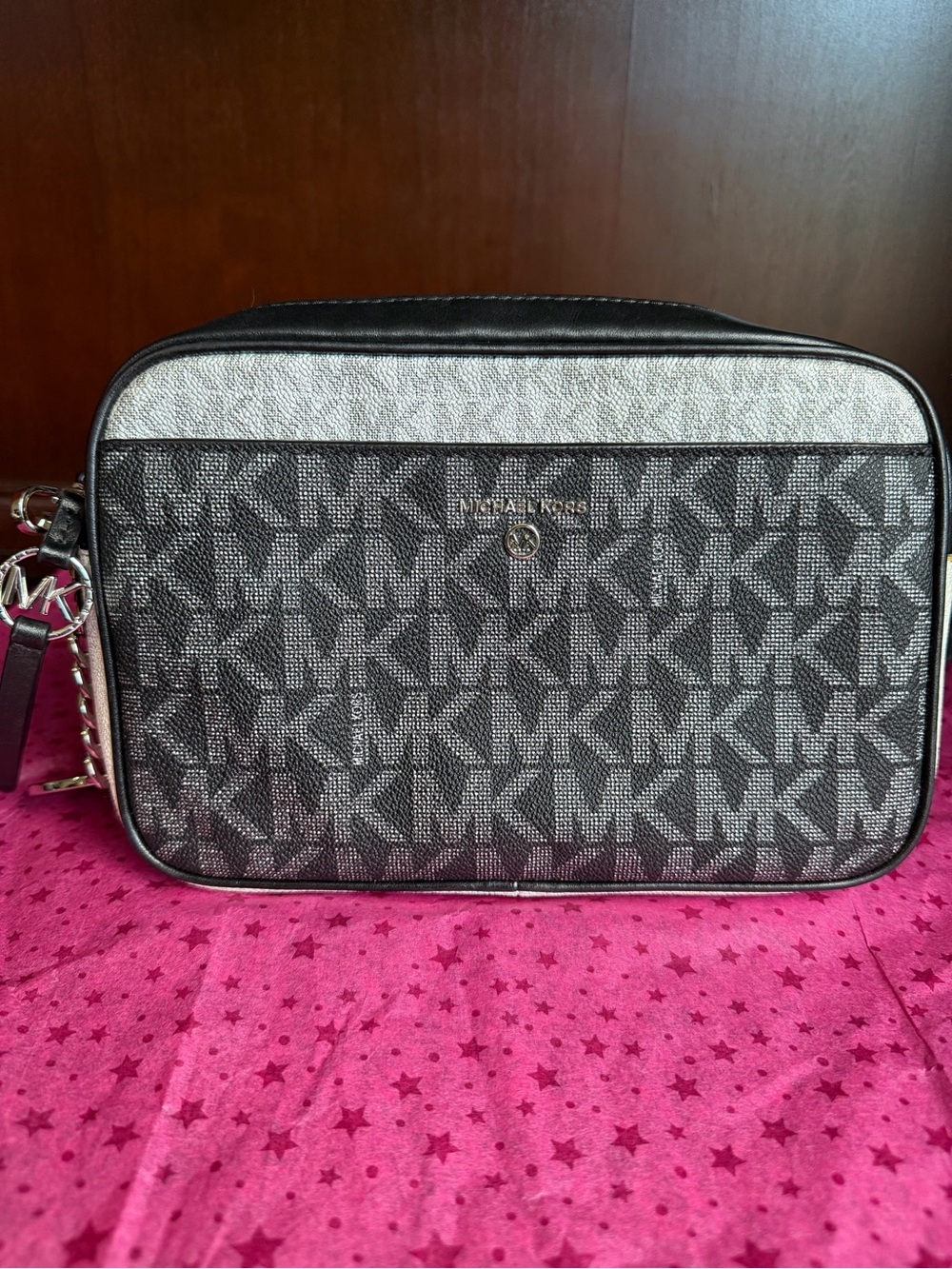 Michael Kors Jet Set Charm East/West Camera Crossbody